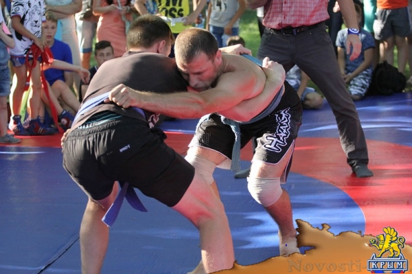 Спортсмен клуба «Слава» стал абсолютным чемпионом в борьбе на поясах - «Керчь»