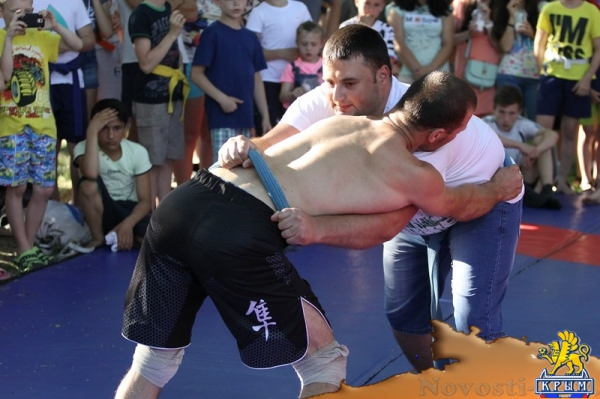 Спортсмен клуба «Слава» стал абсолютным чемпионом в борьбе на поясах - «Керчь»