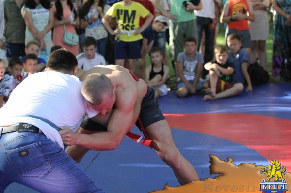 Спортсмен клуба «Слава» стал абсолютным чемпионом в борьбе на поясах - «Керчь»