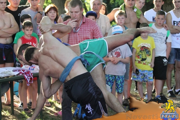 Спортсмен клуба «Слава» стал абсолютным чемпионом в борьбе на поясах - «Керчь»