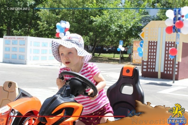 Компания «Владоград» подарила Симферополю современный детский автогородок в парке Шевченко (ФОТО, ВИДЕО) - «Культура Крыма»