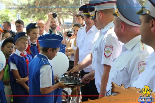 Сотрудники ГИБДД в свой праздник получили от властей Крыма 15 служебных автомобилей (ФОТО, ВИДЕО) - «Культура Крыма»