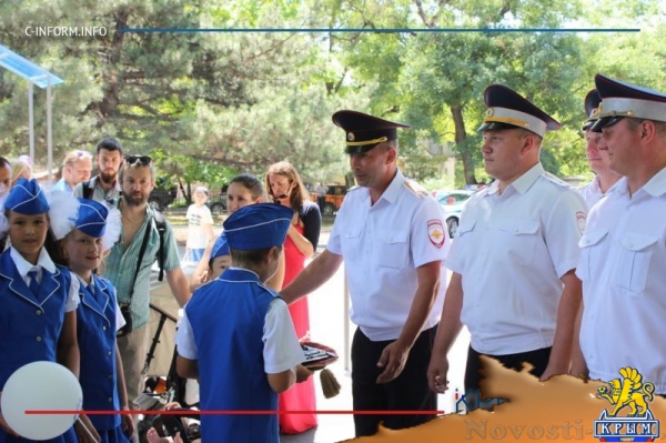 Сотрудники ГИБДД в свой праздник получили от властей Крыма 15 служебных автомобилей (ФОТО, ВИДЕО) - «Культура Крыма»
