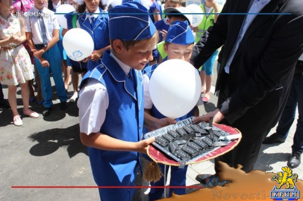 Сотрудники ГИБДД в свой праздник получили от властей Крыма 15 служебных автомобилей (ФОТО, ВИДЕО) - «Культура Крыма»