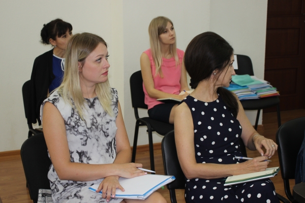 Сокращение количества приостановок, заполнение свободных вакансий и профилактика коррупционных проявлений — в Госкомрегистре определили план работы на II полугодие 2017 - «Госкомрегистр»