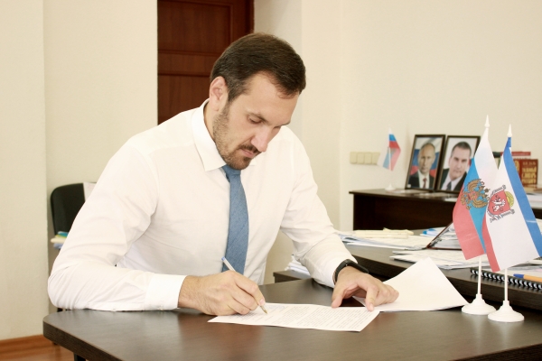 Председателю Госкомрегистра продлен служебный контракт до 31 декабря 2018 года - «Госкомрегистр»