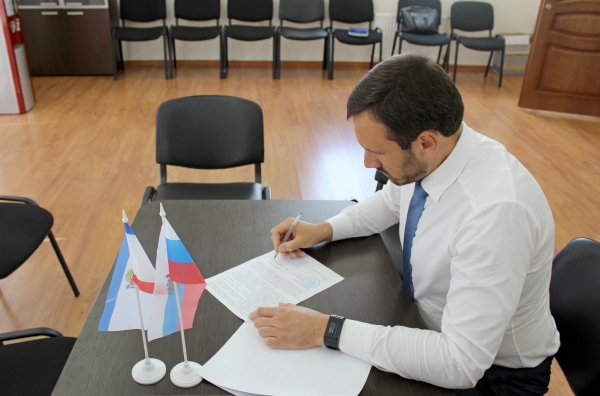 Председателю Госкомрегистра продлен служебный контракт до 31 декабря 2018 года - «Госкомрегистр»