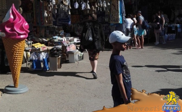 В Севастополе посреди сезона нашли женщину в шубе - «Новости Крыма»