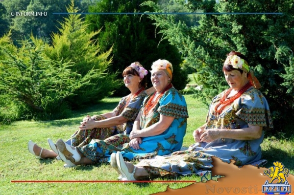 Крымчане и туристы погрузились в мир старославянских обычаев на празднике Ивана Купалы (ФОТО, ВИДЕО) - «Общество Крыма» Крымчане и туристы погрузились в мир старославянских обычаев на празднике Ивана Купалы (ФОТО, ВИДЕО) - «Общество Крыма»