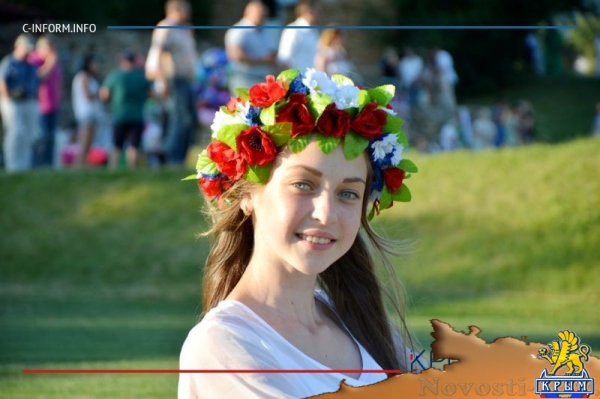 Крымчане и туристы погрузились в мир старославянских обычаев на празднике Ивана Купалы (ФОТО, ВИДЕО) - «Общество Крыма» Крымчане и туристы погрузились в мир старославянских обычаев на празднике Ивана Купалы (ФОТО, ВИДЕО) - «Общество Крыма»