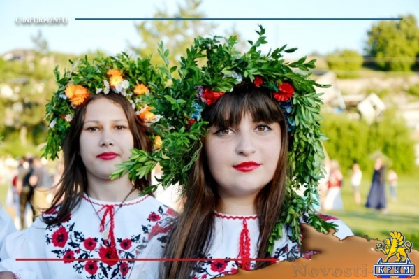 Крымчане и туристы погрузились в мир старославянских обычаев на празднике Ивана Купалы (ФОТО, ВИДЕО) - «Общество Крыма» Крымчане и туристы погрузились в мир старославянских обычаев на празднике Ивана Купалы (ФОТО, ВИДЕО) - «Общество Крыма»