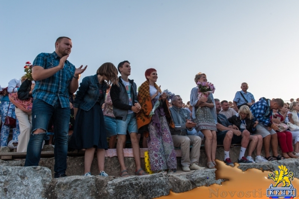 В Античном театре Херсонеса выступили Василий Лановой и Константин Фролов (ФОТОРЕПОРТАЖ) - «Общество Крыма» В Античном театре Херсонеса выступили Василий Лановой и Константин Фролов (ФОТОРЕПОРТАЖ) - «Общество Крыма»