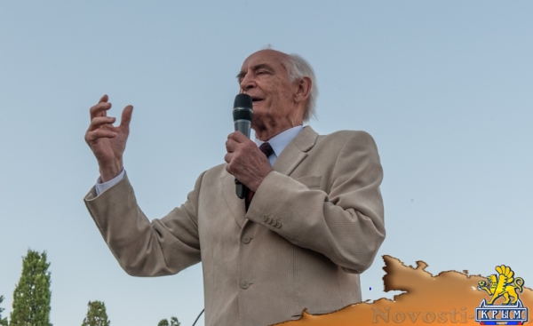 В Античном театре Херсонеса выступили Василий Лановой и Константин Фролов (ФОТОРЕПОРТАЖ) - «Общество Крыма» В Античном театре Херсонеса выступили Василий Лановой и Константин Фролов (ФОТОРЕПОРТАЖ) - «Общество Крыма»