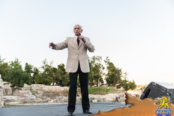 В Античном театре Херсонеса выступили Василий Лановой и Константин Фролов (ФОТОРЕПОРТАЖ) - «Общество Крыма» В Античном театре Херсонеса выступили Василий Лановой и Константин Фролов (ФОТОРЕПОРТАЖ) - «Общество Крыма»