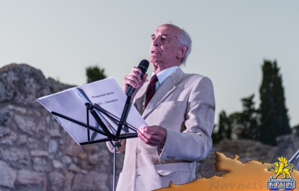 В Античном театре Херсонеса выступили Василий Лановой и Константин Фролов (ФОТОРЕПОРТАЖ) - «Общество Крыма» В Античном театре Херсонеса выступили Василий Лановой и Константин Фролов (ФОТОРЕПОРТАЖ) - «Общество Крыма»