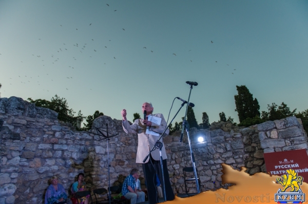 В Античном театре Херсонеса выступили Василий Лановой и Константин Фролов (ФОТОРЕПОРТАЖ) - «Общество Крыма» В Античном театре Херсонеса выступили Василий Лановой и Константин Фролов (ФОТОРЕПОРТАЖ) - «Общество Крыма»