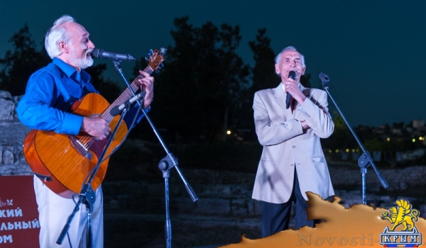 В Античном театре Херсонеса выступили Василий Лановой и Константин Фролов (ФОТОРЕПОРТАЖ) - «Общество Крыма» В Античном театре Херсонеса выступили Василий Лановой и Константин Фролов (ФОТОРЕПОРТАЖ) - «Общество Крыма»