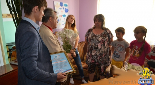 Общественные организации ЛНР передали гуманитарную помощь детским домам Республики (ФОТО. ВИДЕО) - «Общество Крыма» Общественные организации ЛНР передали гуманитарную помощь детским домам Республики (ФОТО. ВИДЕО) - «Общество Крыма»