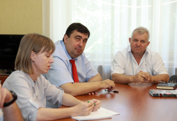 Госкомрегистр оказывает содействие Минэкологии РК в постановке на кадучет более 230 тысяч га крымских лесов - «Госкомрегистр»