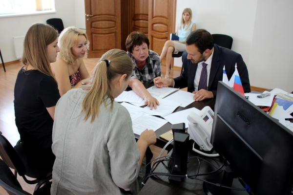 Заявители, записавшиеся на приём к руководству Госкомрегистра должны получать необходимые разъяснения и подробные консультации правового характера - «Госкомрегистр»