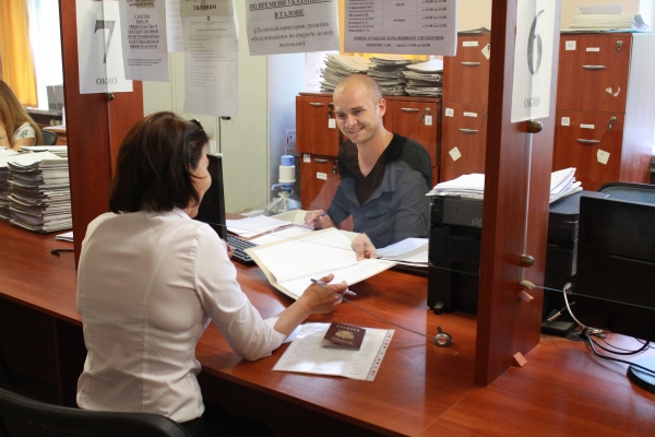 Специалисты Госкомрегистра зарегистрировали здание Симферопольского железнодорожного вокзала и знаменитую башню с часами - «Госкомрегистр»