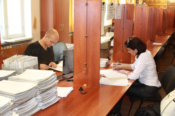 Специалисты Госкомрегистра зарегистрировали здание Симферопольского железнодорожного вокзала и знаменитую башню с часами - «Госкомрегистр»