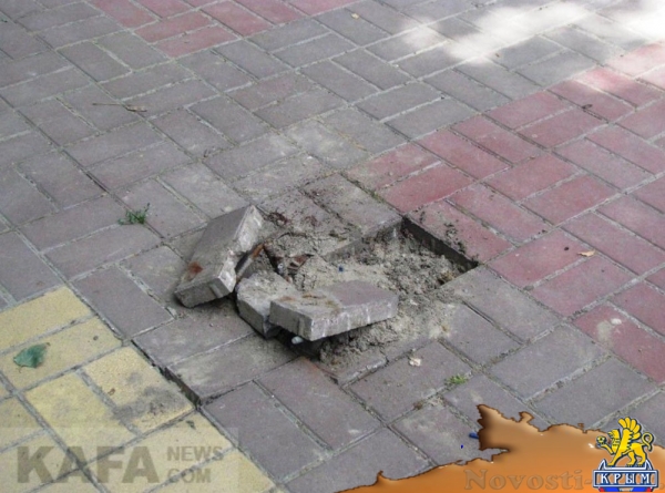 В центре Феодосии вандалы повалили фонарные столбы - «Новости Крыма»