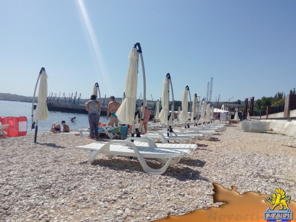 Власти Феодосии не имеют претензий к арендатору высмеянного в интернете пляжа (ФОТО) - «Политика Крыма»