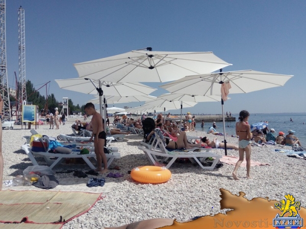 Власти Феодосии не имеют претензий к арендатору высмеянного в интернете пляжа (ФОТО) - «Политика Крыма»