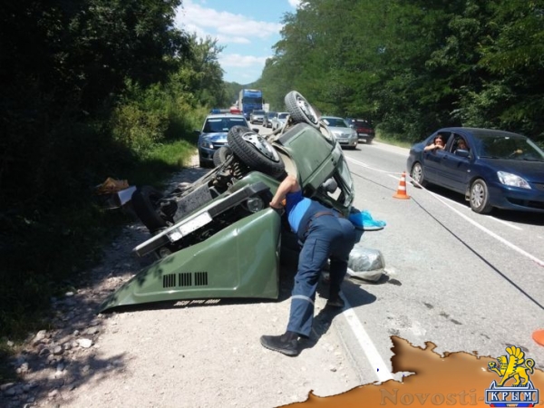 Спасатели задействовали специнструменты для извлечения пострадавшего в тройном ДТП (ФОТО) - «Возвращение в Россию»