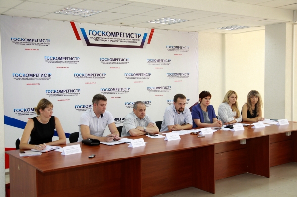 В Крыму апробируют механизм оформления прав на земельные участки граждан через муниципальные образования — Алексей Костин - «Госкомрегистр»