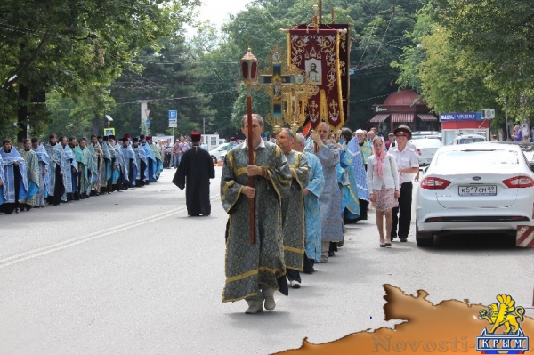В Симферополе состоялся крестный ход с всекрымской святыней - иконой Божией Матери В«СкорбящаяВ» (ФОТО) - «Общество Крыма» В Симферополе состоялся крестный ход с всекрымской святыней - иконой Божией Матери В«СкорбящаяВ» (ФОТО) - «Общество Крыма»