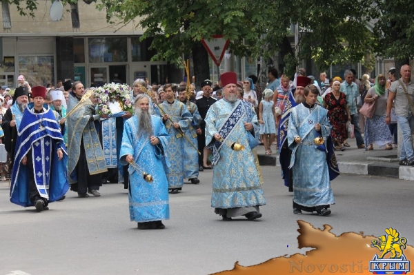 В Симферополе состоялся крестный ход с всекрымской святыней - иконой Божией Матери В«СкорбящаяВ» (ФОТО) - «Общество Крыма» В Симферополе состоялся крестный ход с всекрымской святыней - иконой Божией Матери В«СкорбящаяВ» (ФОТО) - «Общество Крыма»