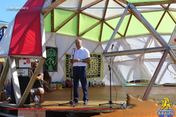 In vino veritas в Коктебеле: для гостей фестиваля приготовили 20 тысяч литров вина (ФОТО) - «Экономика Крыма»