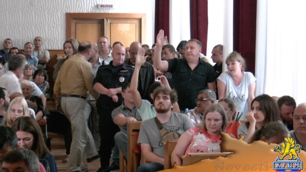 Вопрос на засыпку: что хотели узнать на слушаниях в Симферополе протестующие активисты - «Политика Крыма»