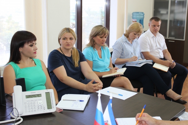 Заместители председателя Госкомрегистра отчитались о проделанной работе за первое полугодие 2017 года - «Госкомрегистр» Заместители председателя Госкомрегистра отчитались о проделанной работе за первое полугодие 2017 года - «Госкомрегистр»