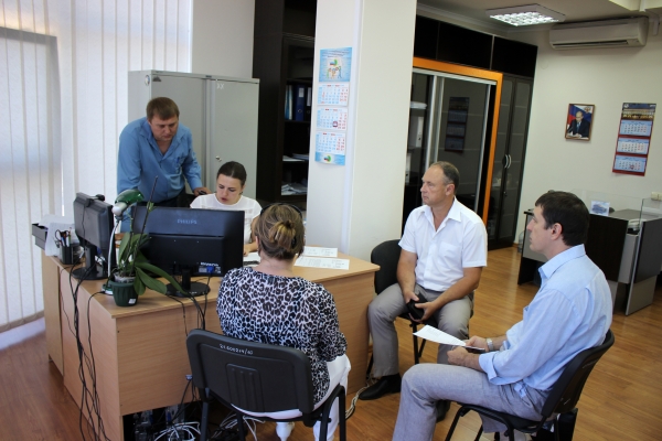 Специалисты Госкомрегистра продолжают оказывать содействие банковским учреждениям - «Госкомрегистр»