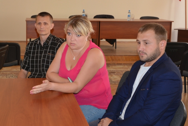 К заместителю председателя Госкомрегистра во время личного приёма в Бахчисарае обратилось за консультацией более 20 граждан - «Госкомрегистр»