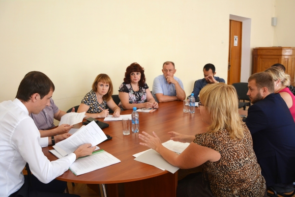 К заместителю председателя Госкомрегистра во время личного приёма в Бахчисарае обратилось за консультацией более 20 граждан - «Госкомрегистр»