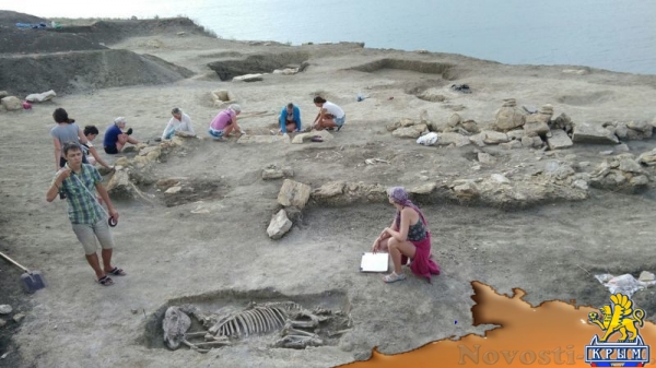 На Керченском полуострове нашли античную могилу младенца-«инопланетянина» - «Общество»