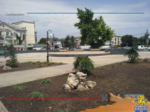 Место притяжения. Сквер в центре Симферополя становится все популярнее у горожан (ФОТО, АУДИО) - «Возвращение в Россию» Место притяжения. Сквер в центре Симферополя становится все популярнее у горожан (ФОТО, АУДИО) - «Возвращение в Россию»