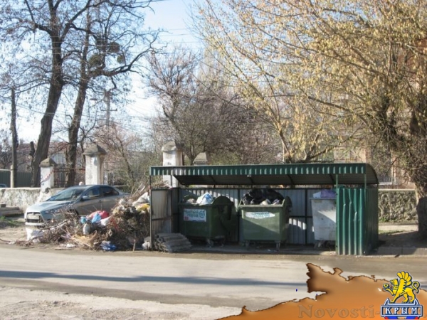 Жильцы дома в Симферополе просят убрать мусорные контейнеры, поставленные им под окна на время ремонта дороги (ФОТО) - «Общество Крыма» Жильцы дома в Симферополе просят убрать мусорные контейнеры, поставленные им под окна на время ремонта дороги (ФОТО) - «Общество Крыма»