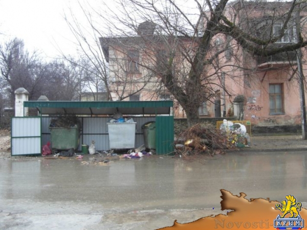 Жильцы дома в Симферополе просят убрать мусорные контейнеры, поставленные им под окна на время ремонта дороги (ФОТО) - «Общество Крыма» Жильцы дома в Симферополе просят убрать мусорные контейнеры, поставленные им под окна на время ремонта дороги (ФОТО) - «Общество Крыма»