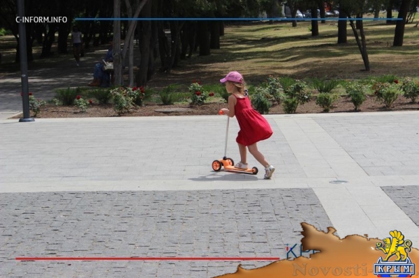Под присмотром Великой: Екатерининский сад стал любимым местом для отдыха в Симферополе с детьми (ФОТО, ВИДЕО) - «Туризм Крыма»