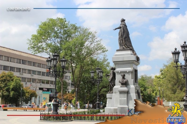 Под присмотром Великой: Екатерининский сад стал любимым местом для отдыха в Симферополе с детьми (ФОТО, ВИДЕО) - «70 лет Победы»