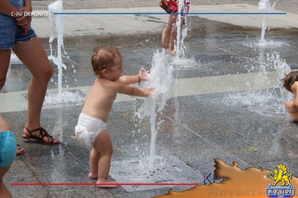 Под присмотром Великой: Екатерининский сад стал любимым местом для отдыха в Симферополе с детьми (ФОТО, ВИДЕО) - «70 лет Победы»