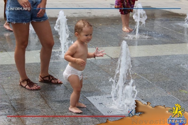 Под присмотром Великой: Екатерининский сад стал любимым местом для отдыха в Симферополе с детьми (ФОТО, ВИДЕО) - «70 лет Победы»
