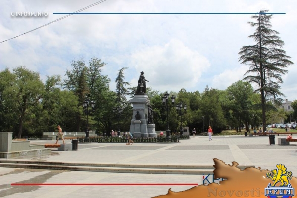 Под присмотром Великой: Екатерининский сад стал любимым местом для отдыха в Симферополе с детьми (ФОТО, ВИДЕО) - «70 лет Победы»