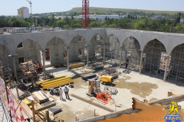 Строители начали возведение малых куполов Соборной мечети в Симферополе (ВИДЕО) - «70 лет Победы»