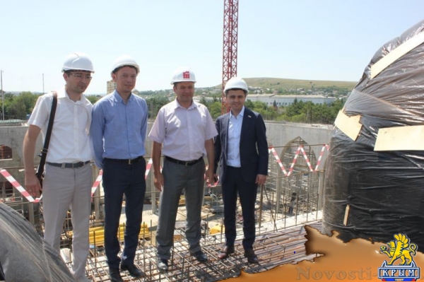 Строители начали возведение малых куполов Соборной мечети в Симферополе (ВИДЕО) - «70 лет Победы»